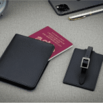 SKROSS-Travel-Gift-Set-with-Passport-Holder-and-Lugagge-Tag